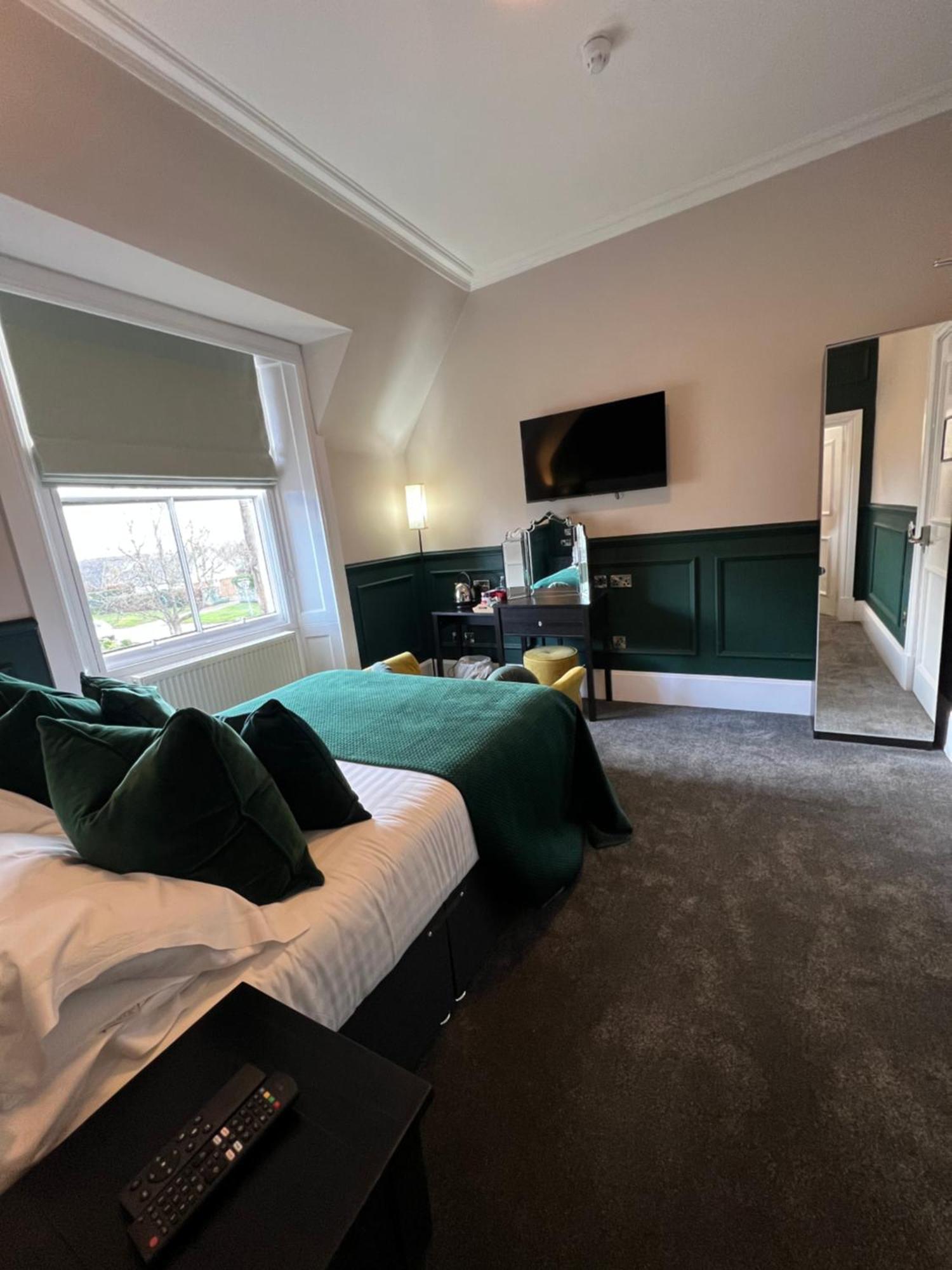 Chapel Cross Guesthouse Roslin Eksteriør bilde